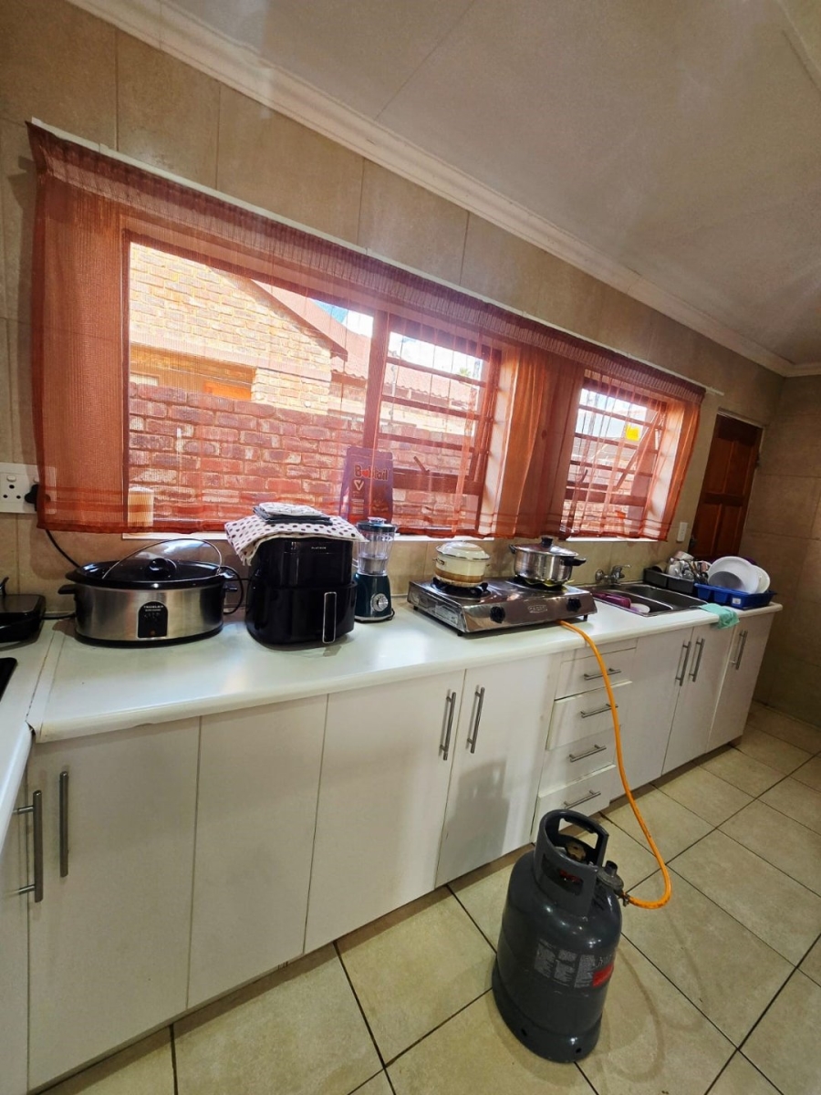 2 Bedroom Property for Sale in La Hoff North West